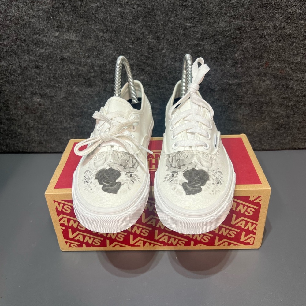 Vans Women's “Black & White Roses” Authentic Shoe Size 6.5 - Picture 2 of 14